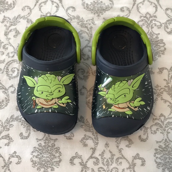 hulk crocs